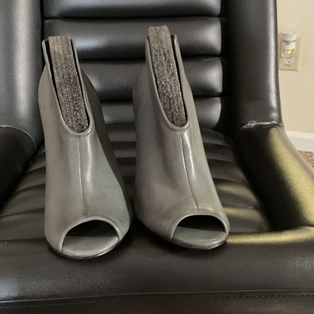 Vince Camuto Gray Peep-Toe Heels